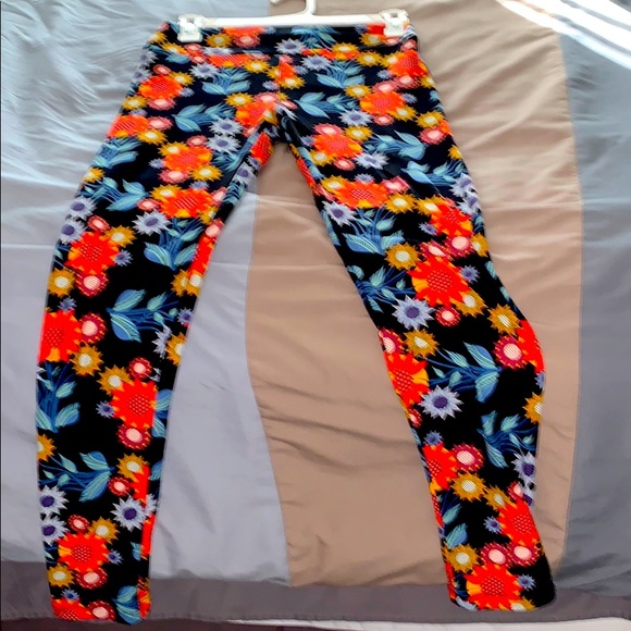 LuLaRoe Pants - LuLa Roe OS leggings